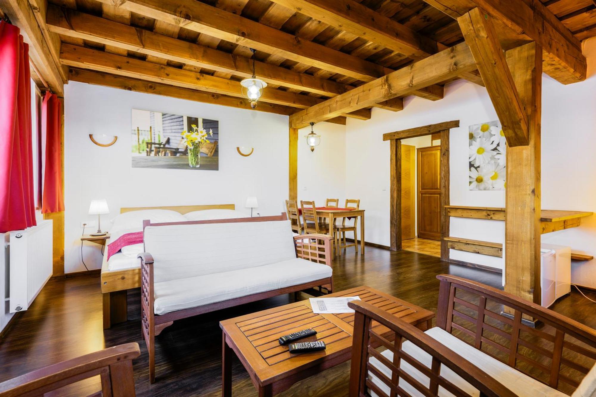 Hotel Leyla ฟริมบูร์ก ภายนอก รูปภาพ