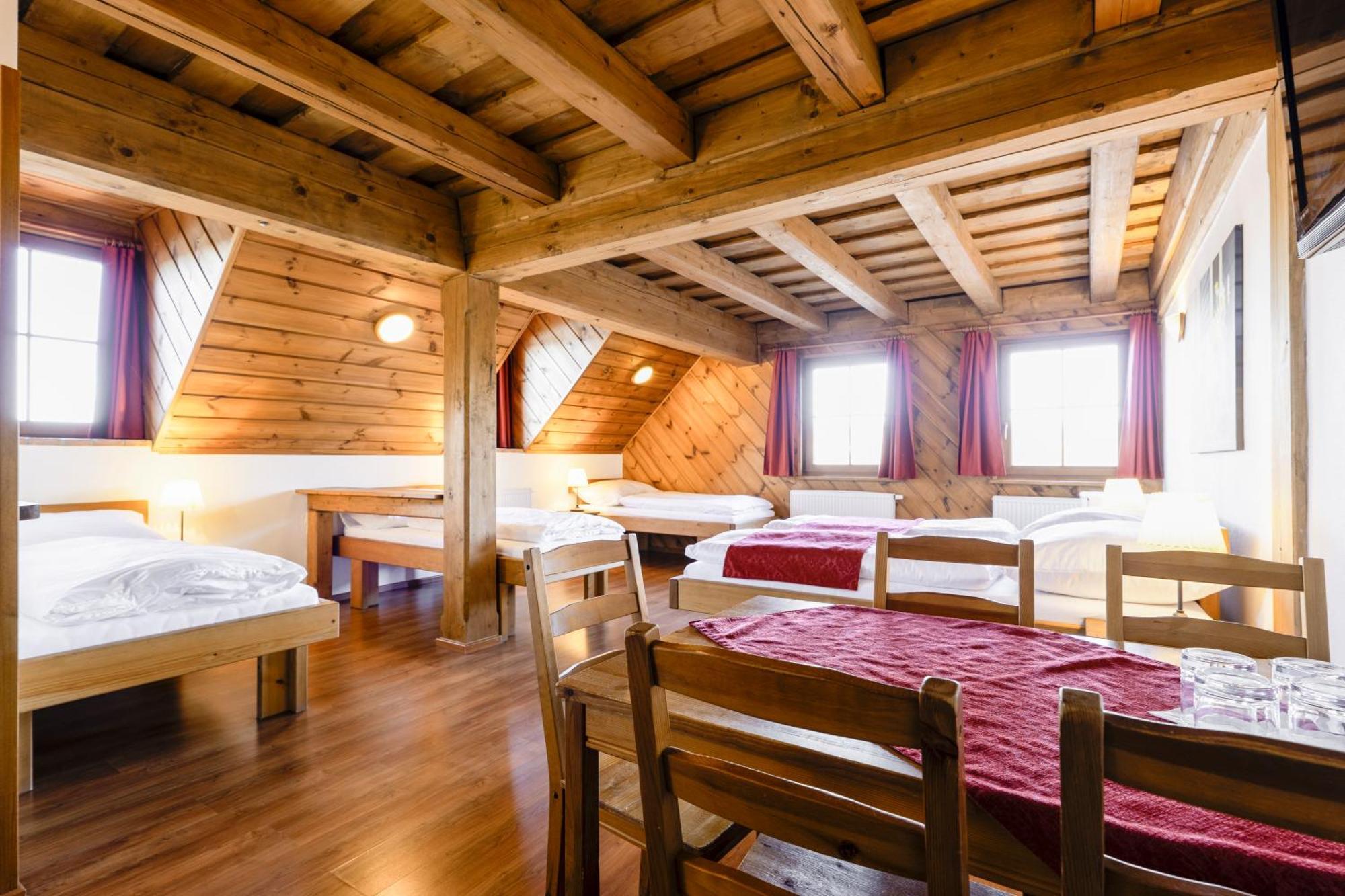 Hotel Leyla ฟริมบูร์ก ภายนอก รูปภาพ