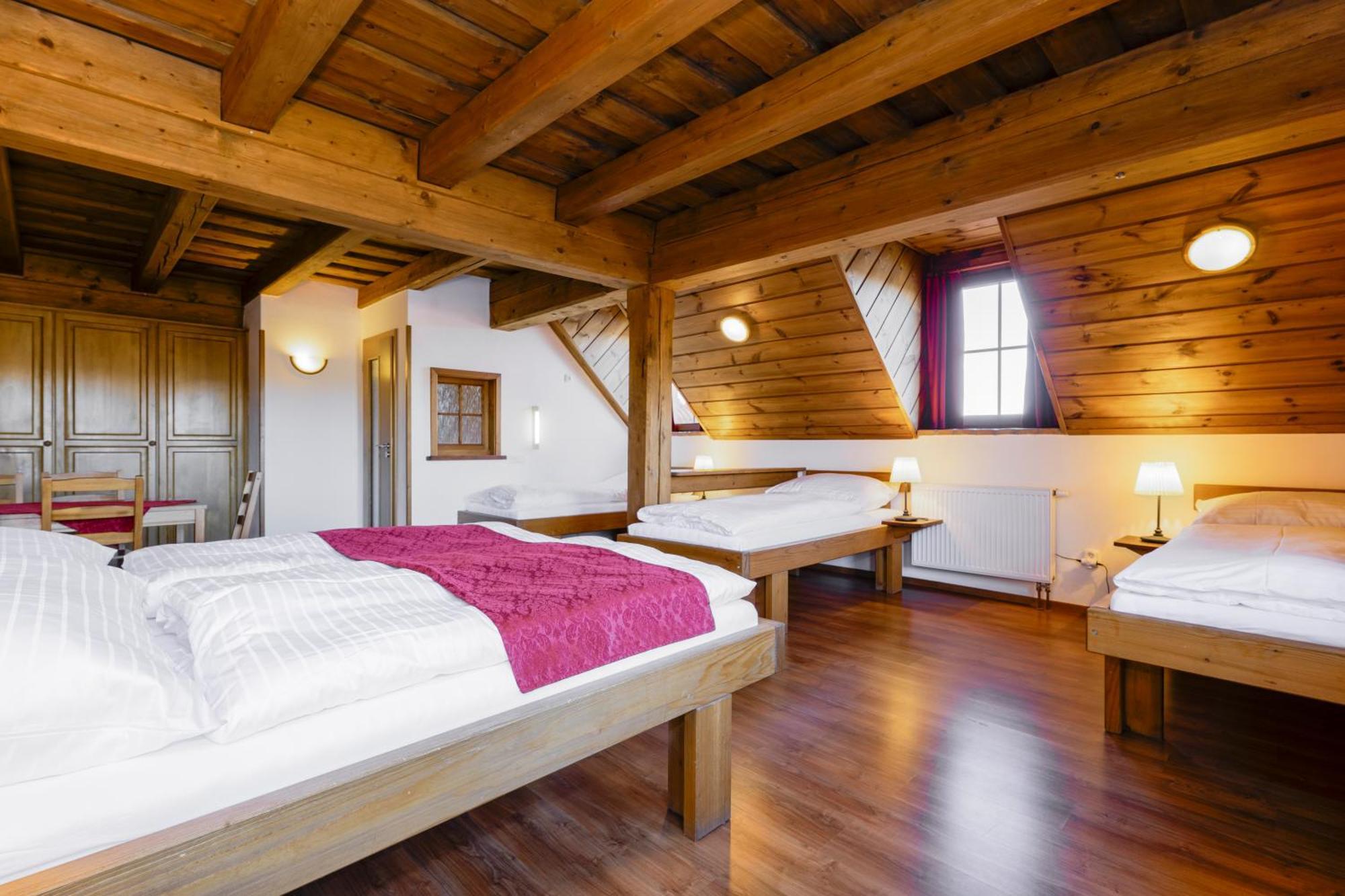 Hotel Leyla ฟริมบูร์ก ภายนอก รูปภาพ