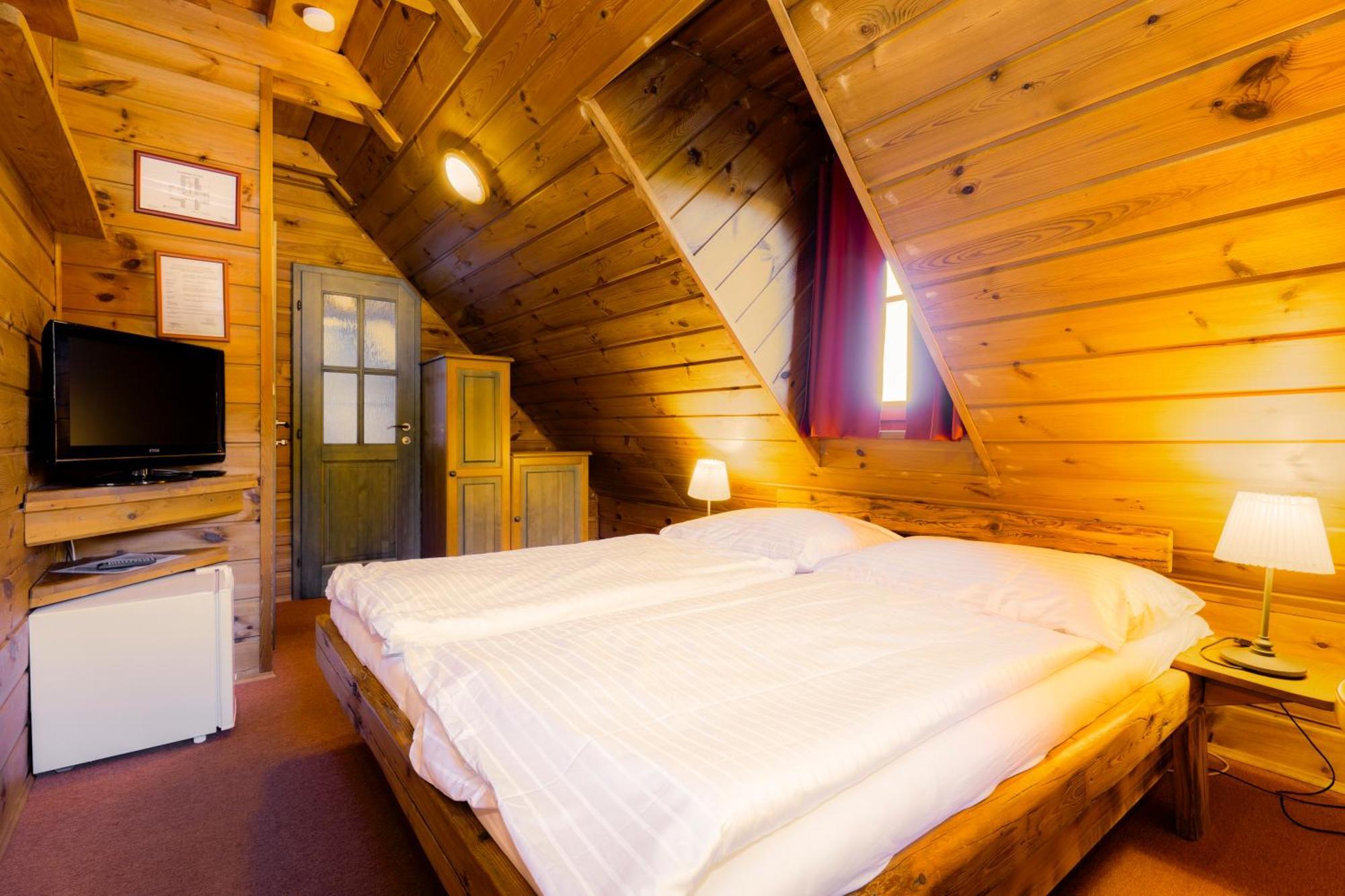Hotel Leyla ฟริมบูร์ก ภายนอก รูปภาพ