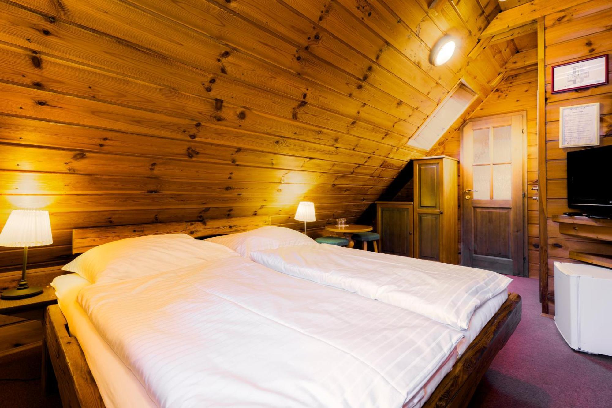 Hotel Leyla ฟริมบูร์ก ภายนอก รูปภาพ