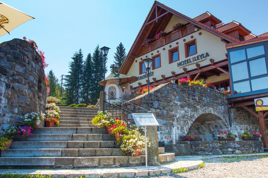 Hotel Leyla ฟริมบูร์ก ภายนอก รูปภาพ